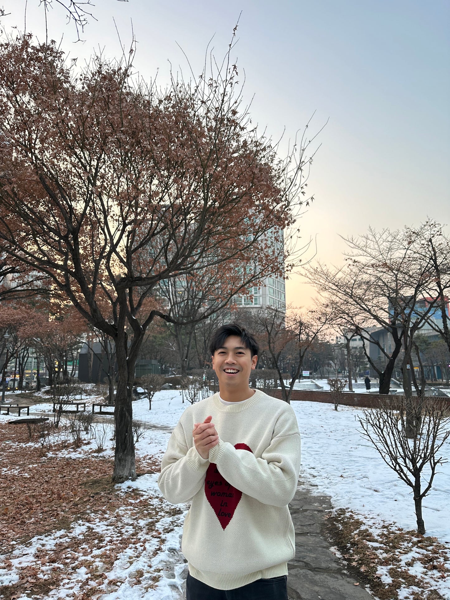 米白色Woman in Love心心毛衣