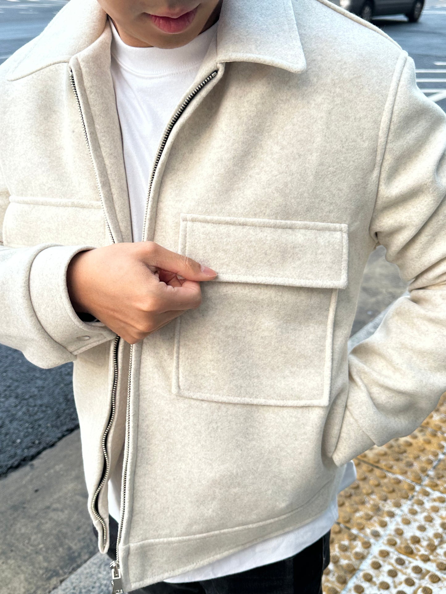 灰白色拉鏈棉夾外套