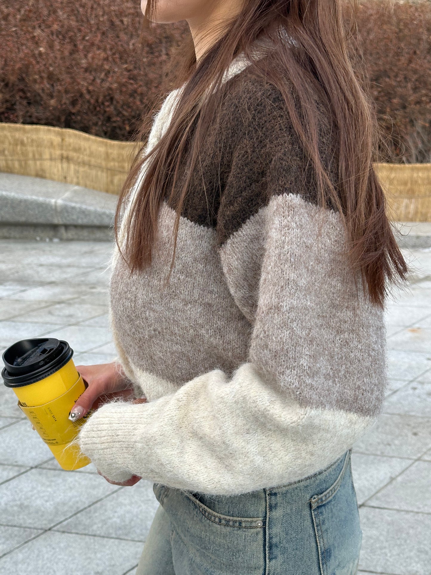 大地色橫間毛衣
