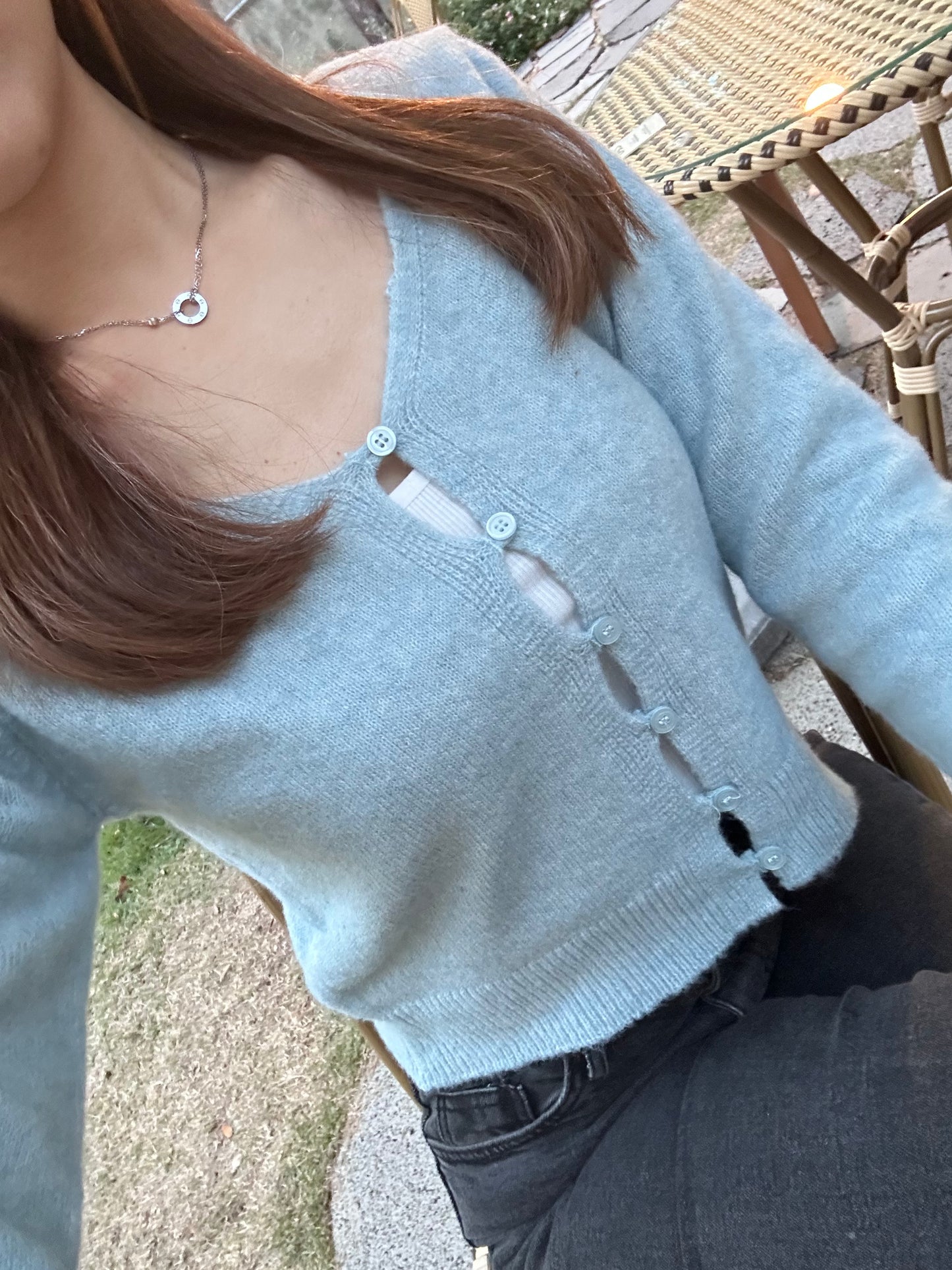 淺藍色開胸鈕扣短身針織上衣