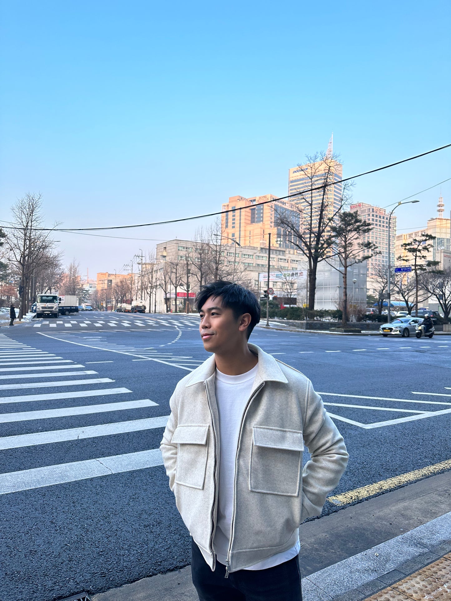 灰白色拉鏈棉夾外套