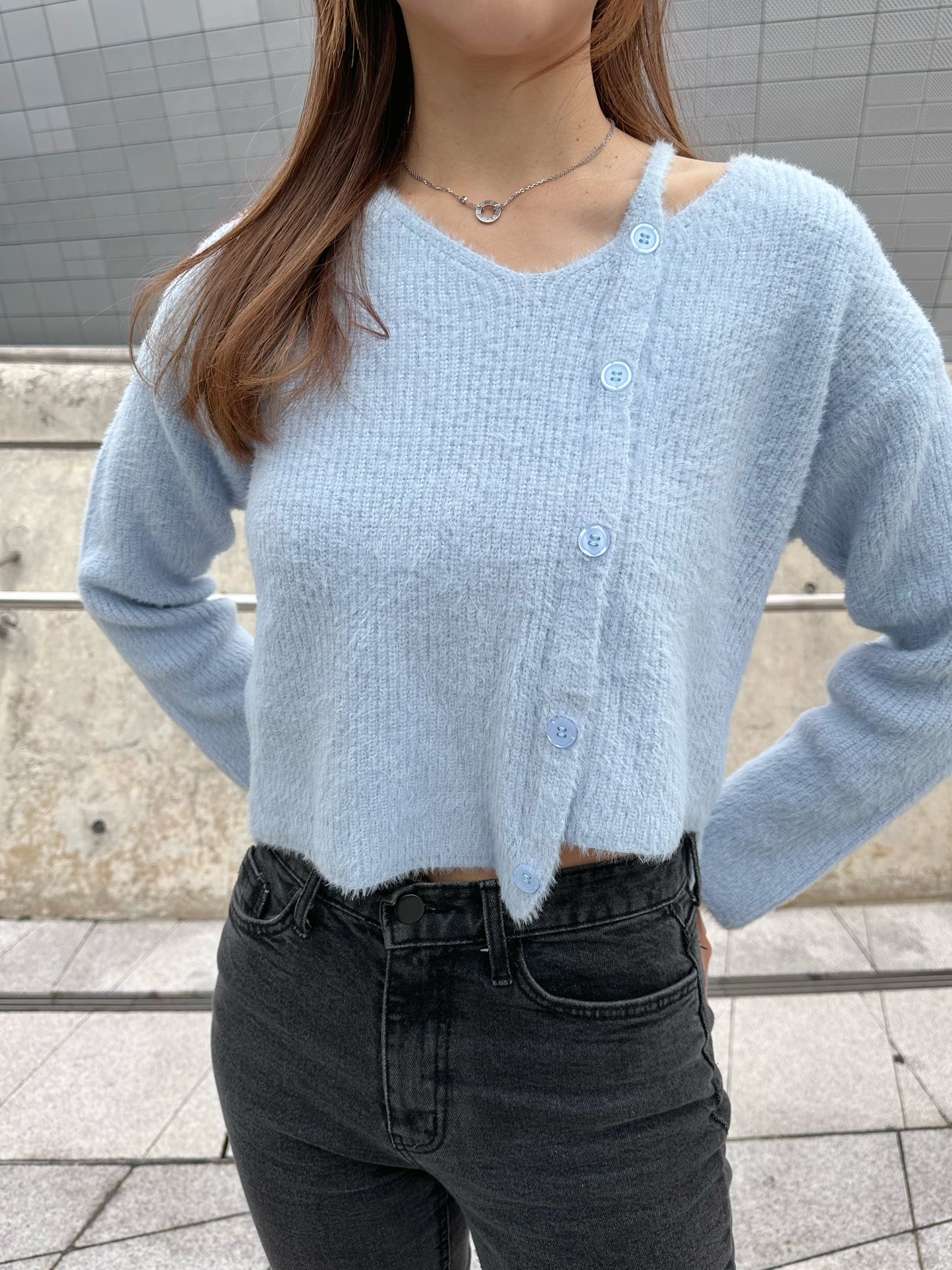 淺藍色鈕扣毛毛上衣