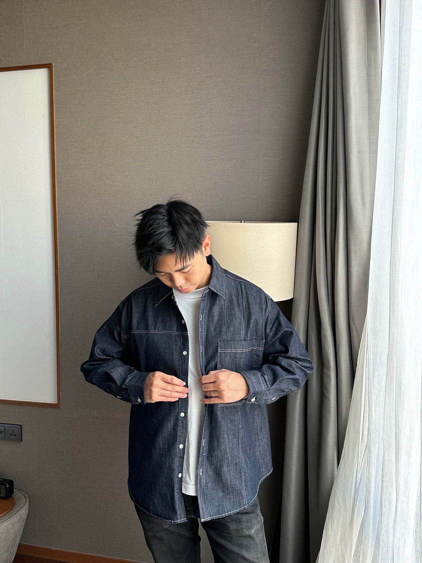 深藍色牛仔布裇衫