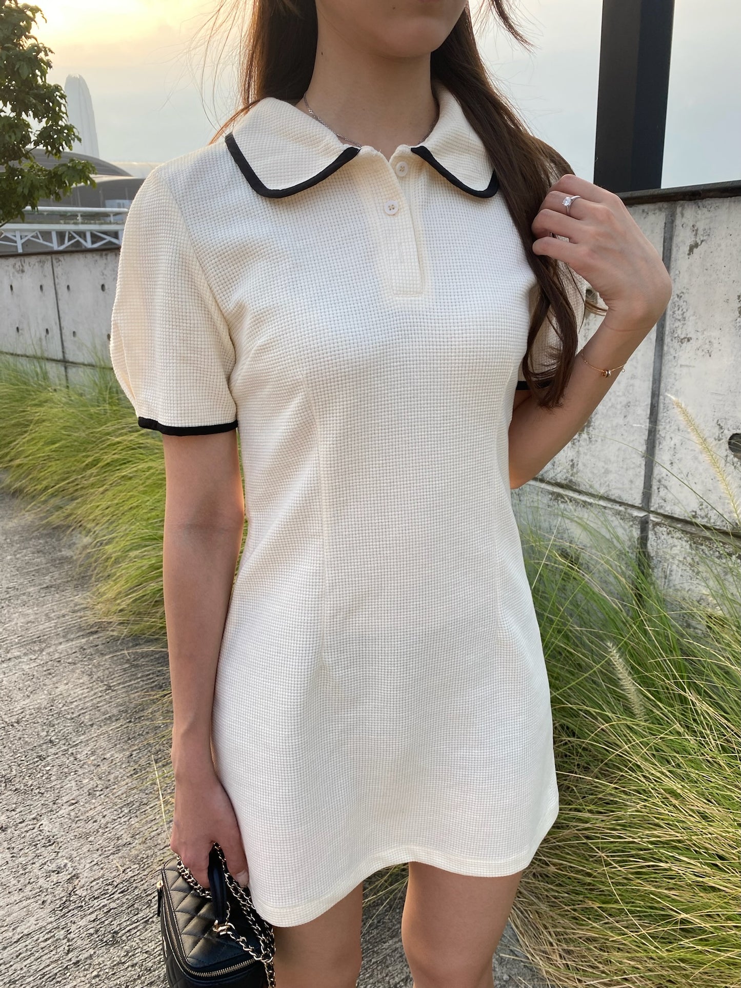 米白色校園風連身裙