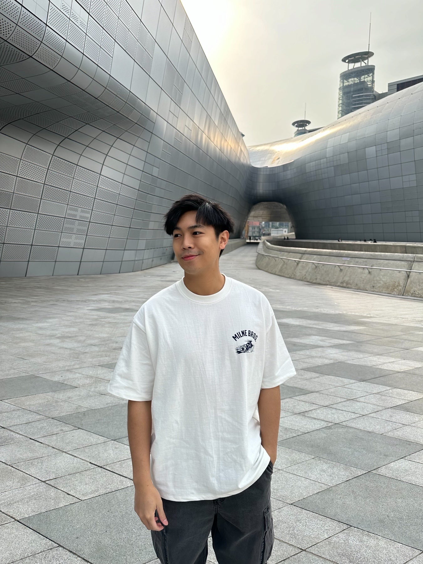 男裝白色電單車Print Tee (Oversized)