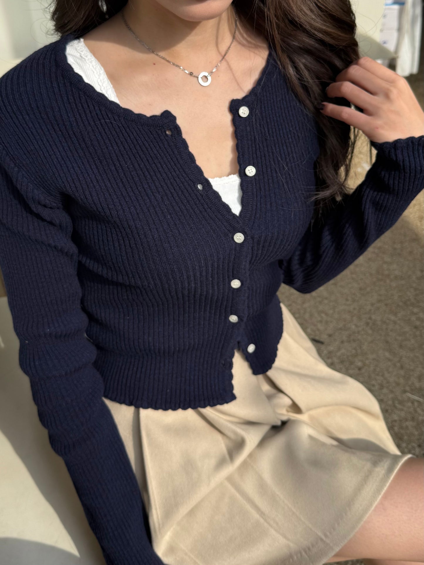 開胸花邊針織上衣