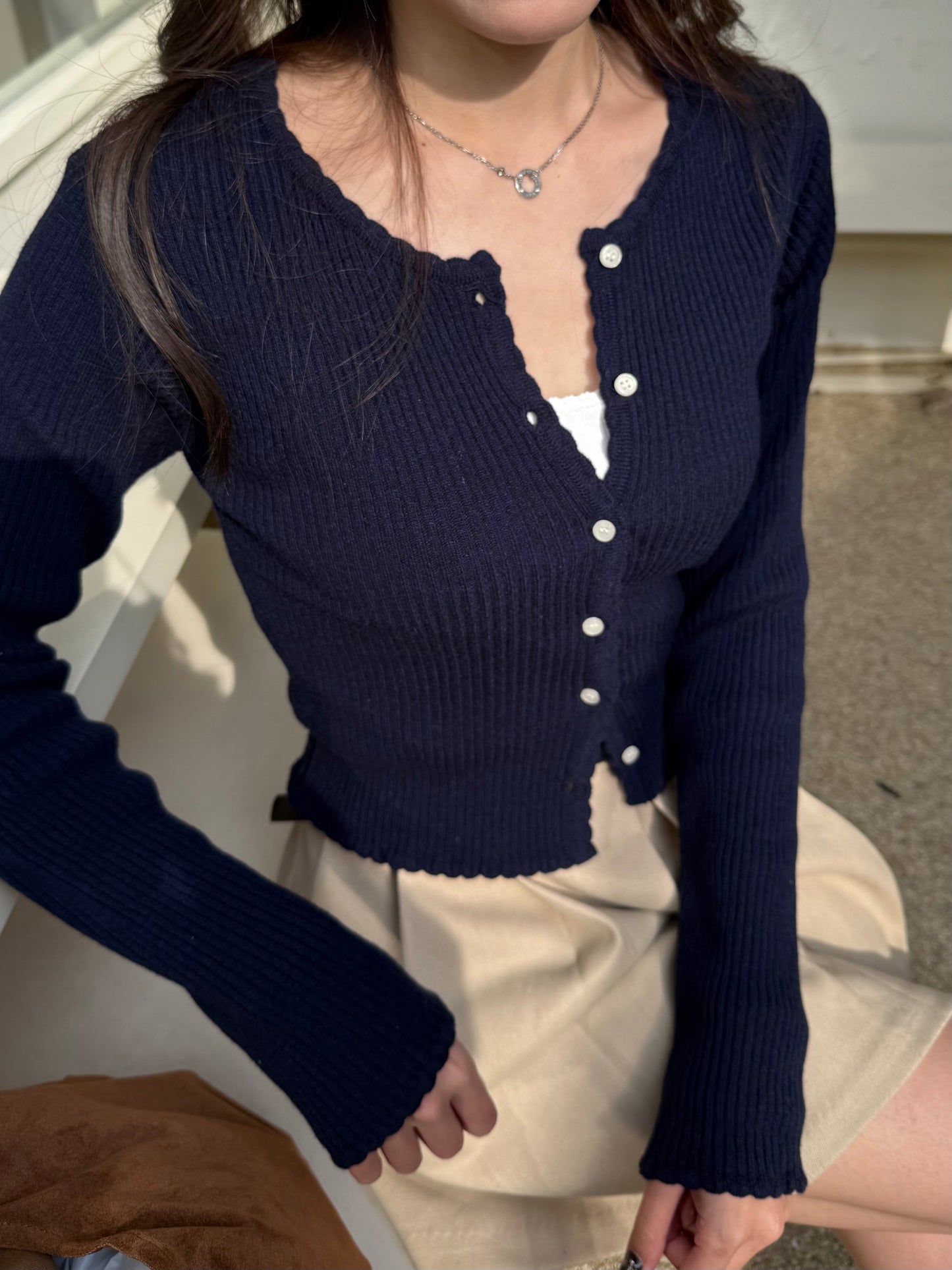 開胸花邊針織上衣