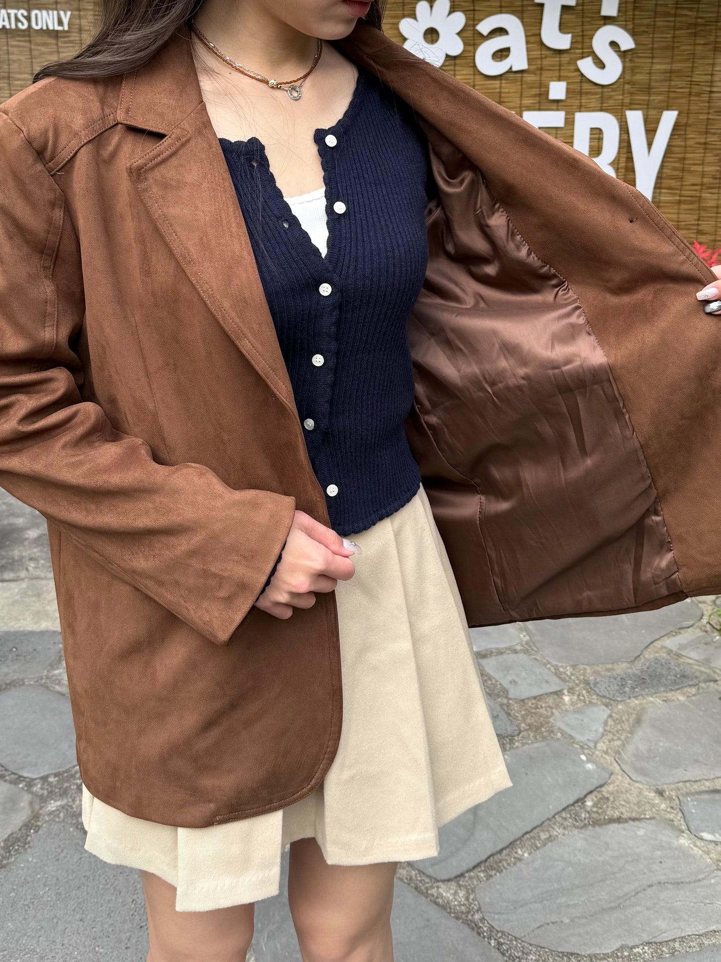 啡色麂皮西裝款外套￼