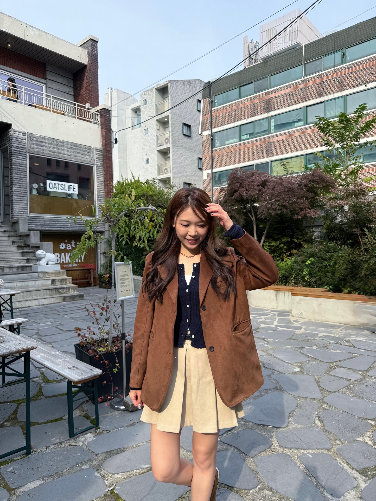 啡色麂皮西裝款外套￼