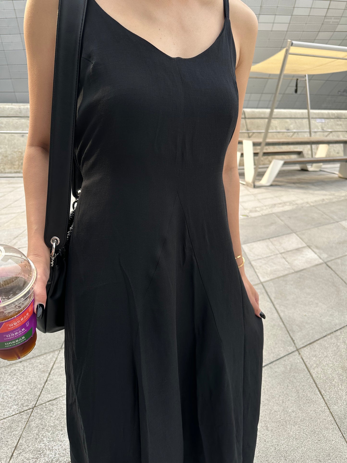 黑色吊帶連身長裙